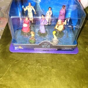 New in Box NWT Delux Disney Wish Figurine Set